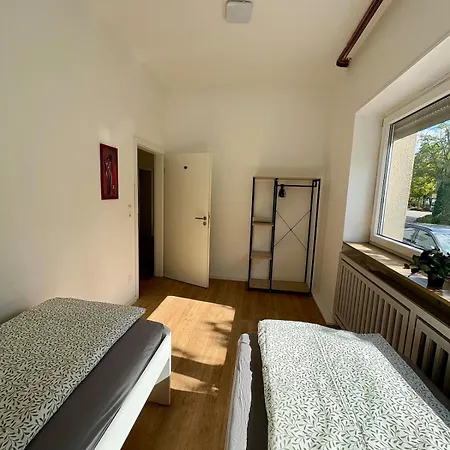 Modernes 10 Für Monteure Und Handwerker Apartment